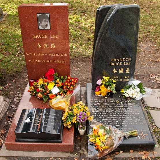 Brandon-Lee-and-Bruce-Lee-Graves-in-Seattle.jpg